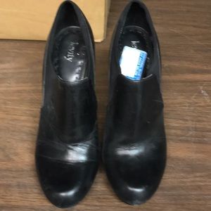 Levity black shoes size 9M